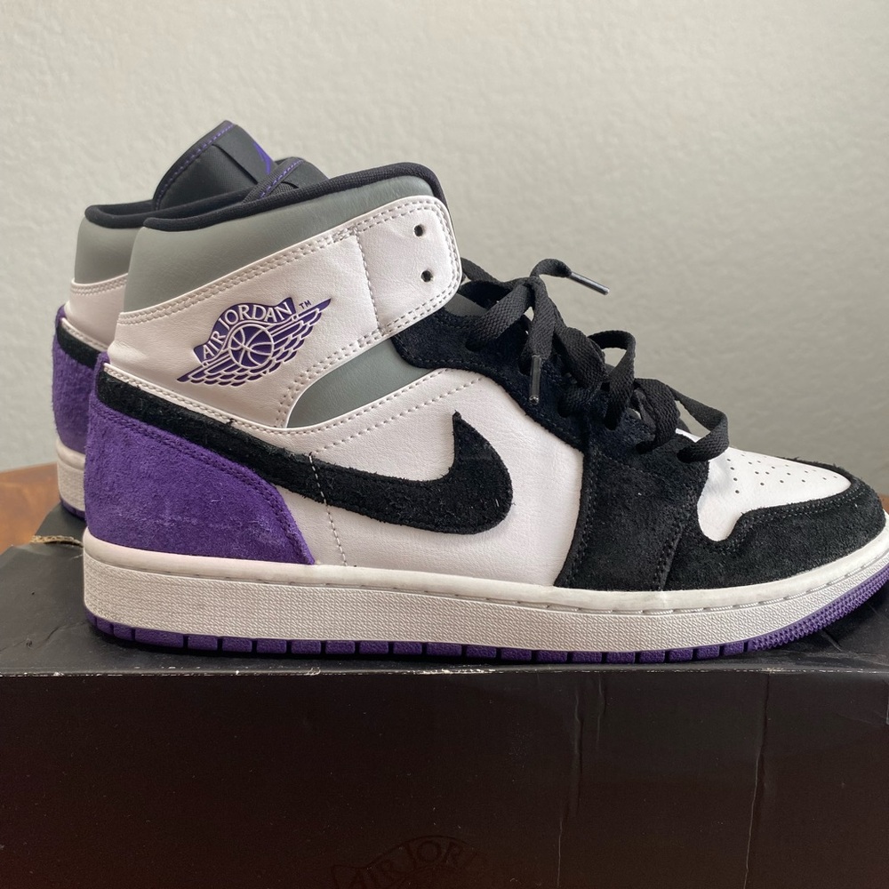 Jordan 1 mid black/purple/white